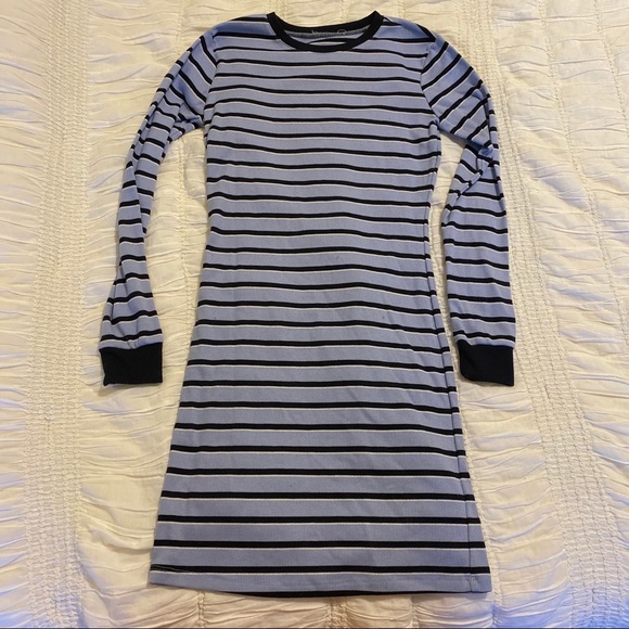 Dresses & Skirts - Small black and blue striped midi dress